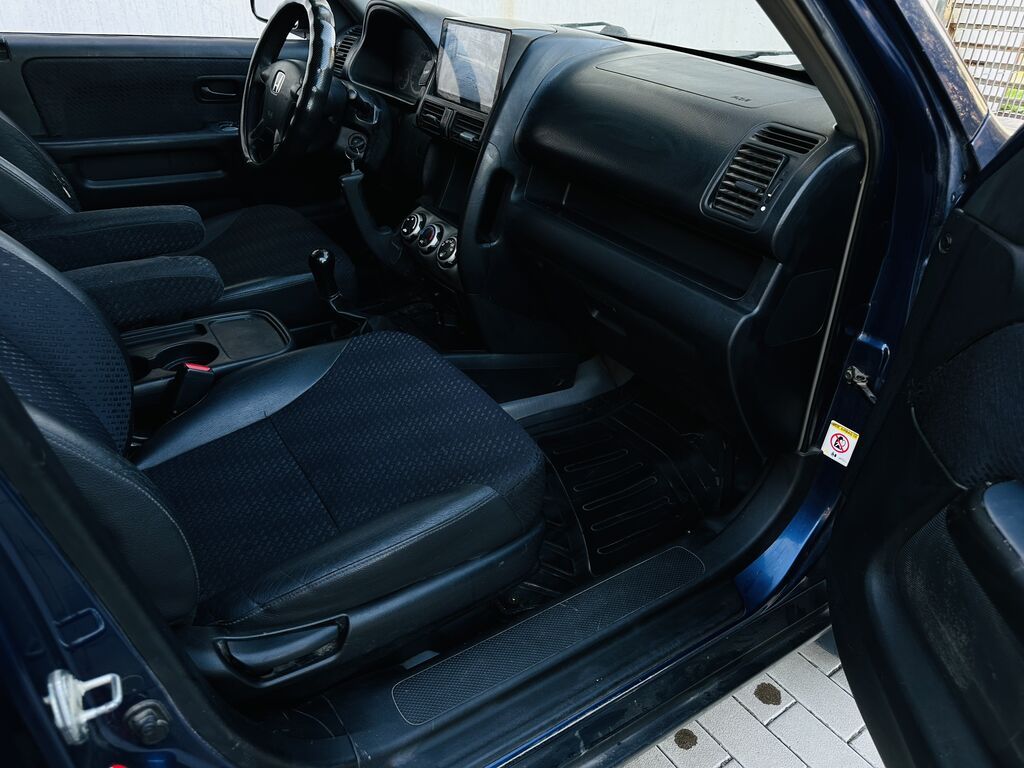 Honda CR-V: 2003 г., 2 л, Механика, Бензин, Внедорожник: фото 8
