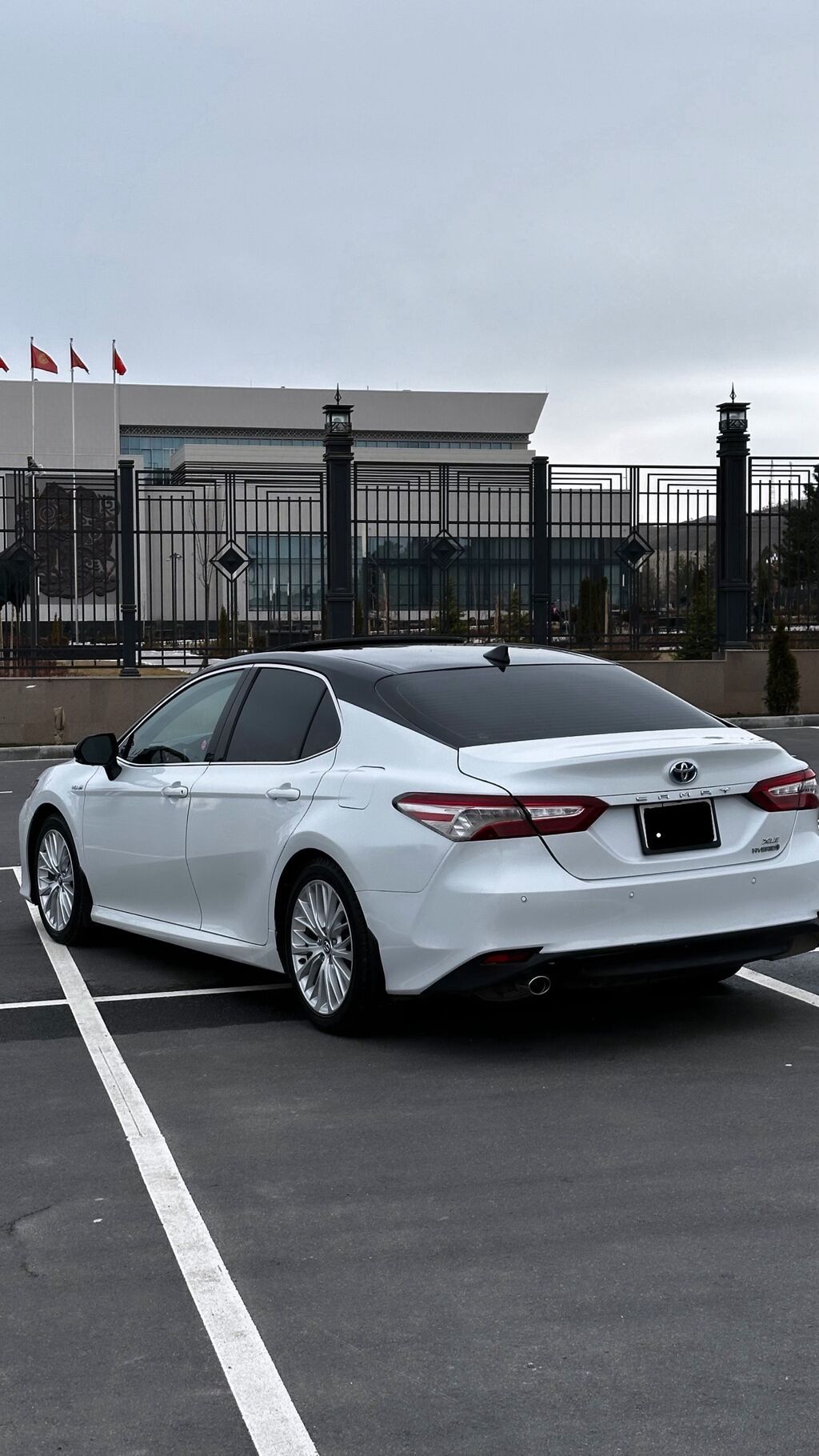 Toyota Camry: 2020 г., 2.5 л, Автомат, Гибрид, Седан: фото 5