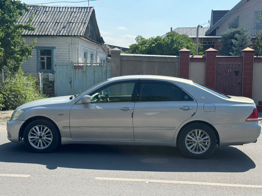 Toyota Crown: 2004 г., 3 л, Автомат, Бензин, Седан: фото 4