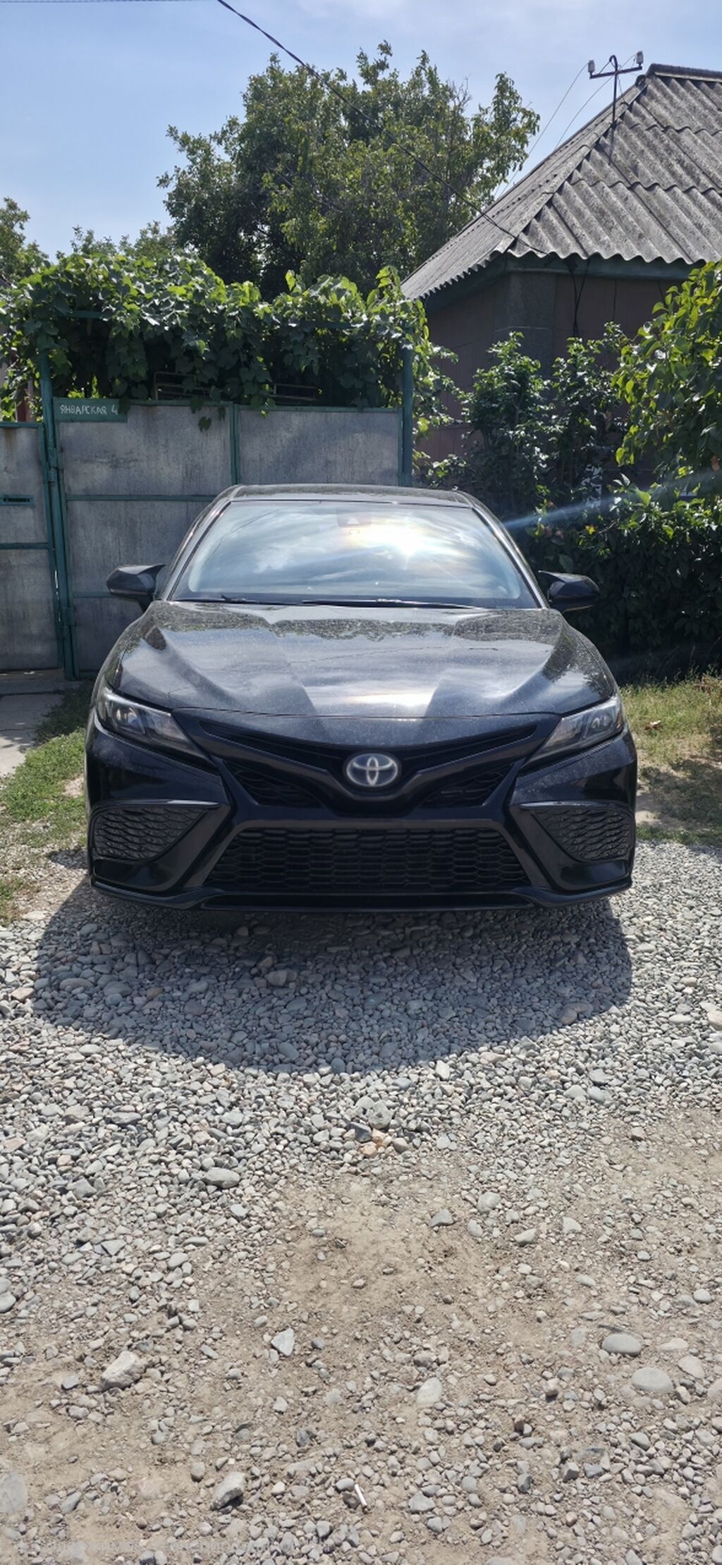 Toyota Camry: 2022 г., 2.5 л, Гибрид, Седан: фото 3