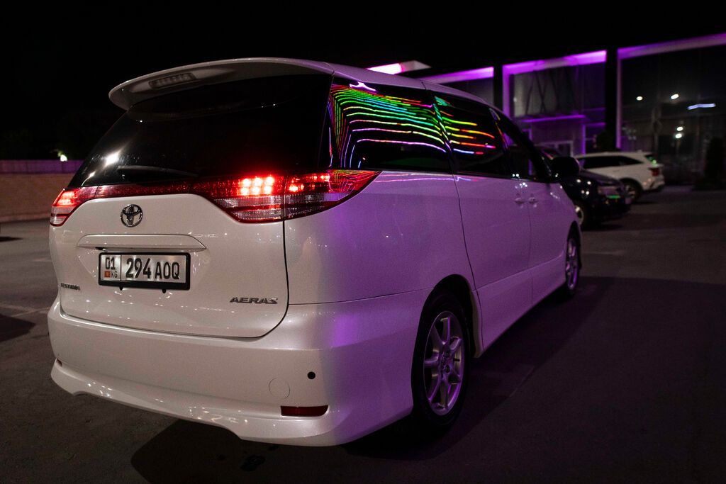 Toyota Estima: 2006 г., 2.4 л, Вариатор, Бензин, Минивэн: фото 2