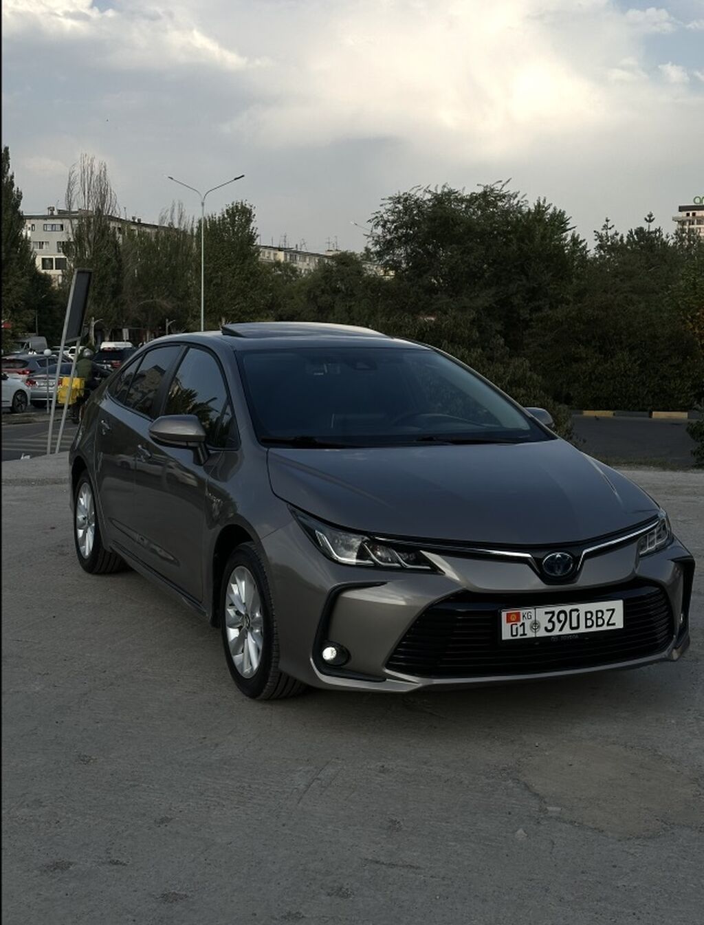 Toyota Corolla: 2020 г., 1.8 л, Вариатор, Гибрид, Седан: фото 3