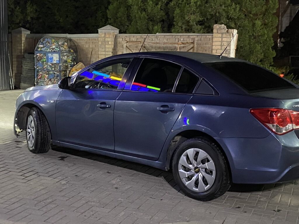 Chevrolet Cruze: 2013 г., 1.6 л, Механика, Бензин, Седан: фото 4