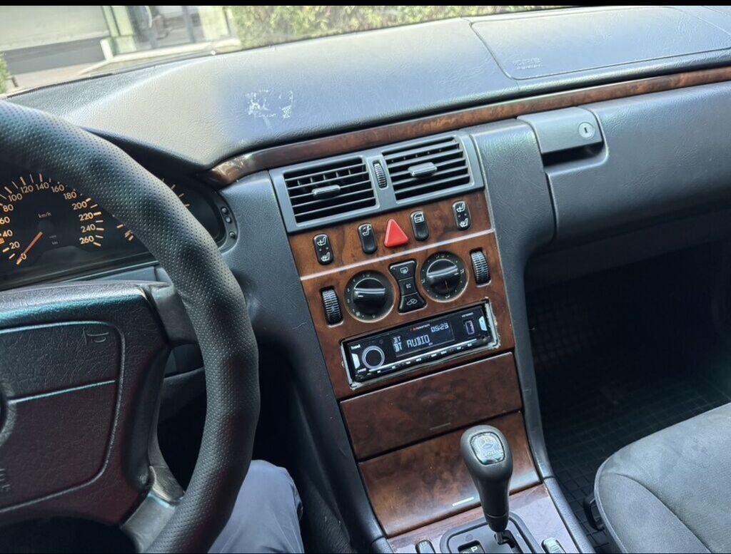 Mercedes-Benz E-Class: 1996 г., 3.2 л, Автомат, Бензин, Седан: фото 7