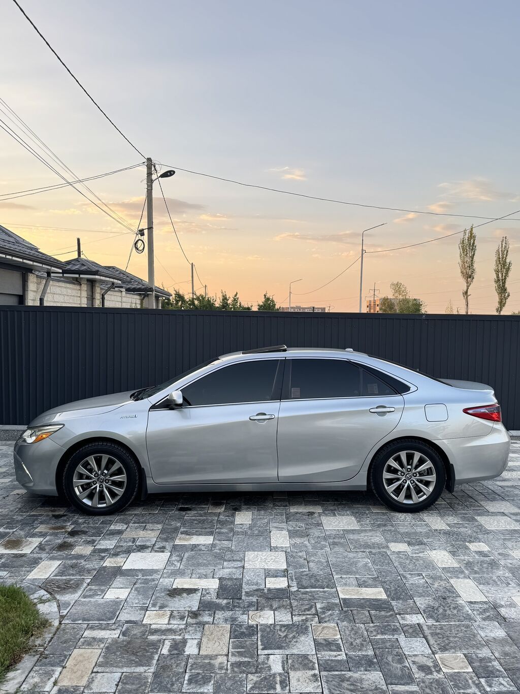 Toyota Camry: 2017 г., 2.5 л, Автомат, Гибрид, Седан: фото 5