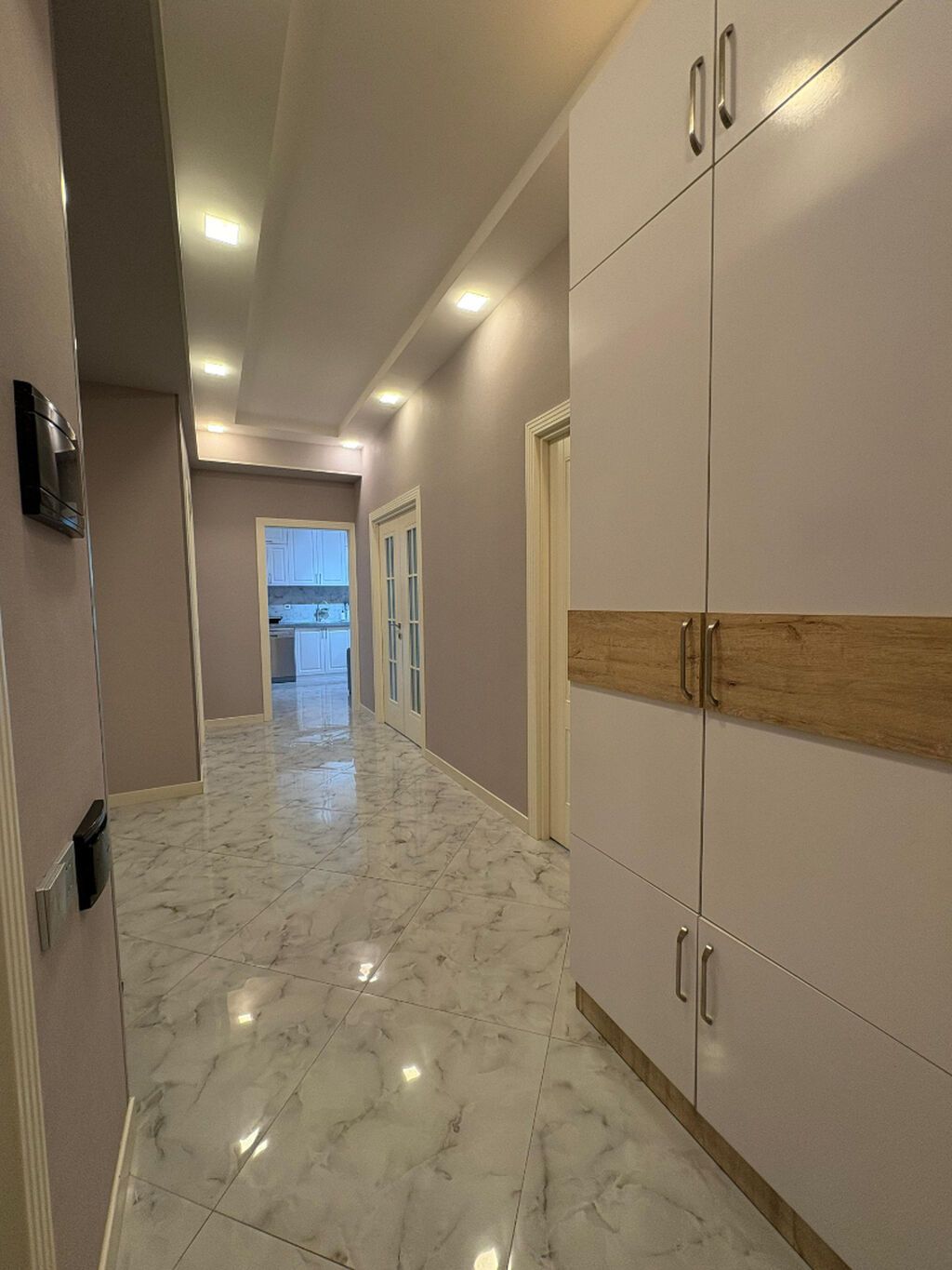 3 otaqlı, Yeni tikili, 88 kv. m