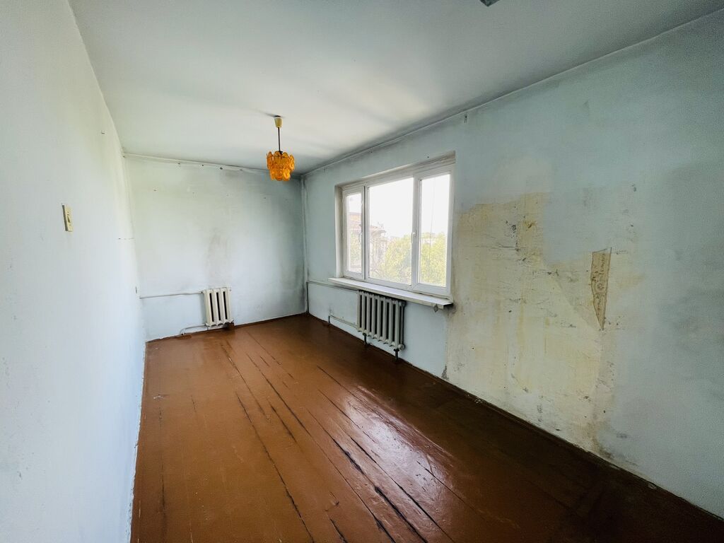 2 комнаты, 44 м², 3 мкр 104 серия, 4 этаж, Старый ремонт: фото 2