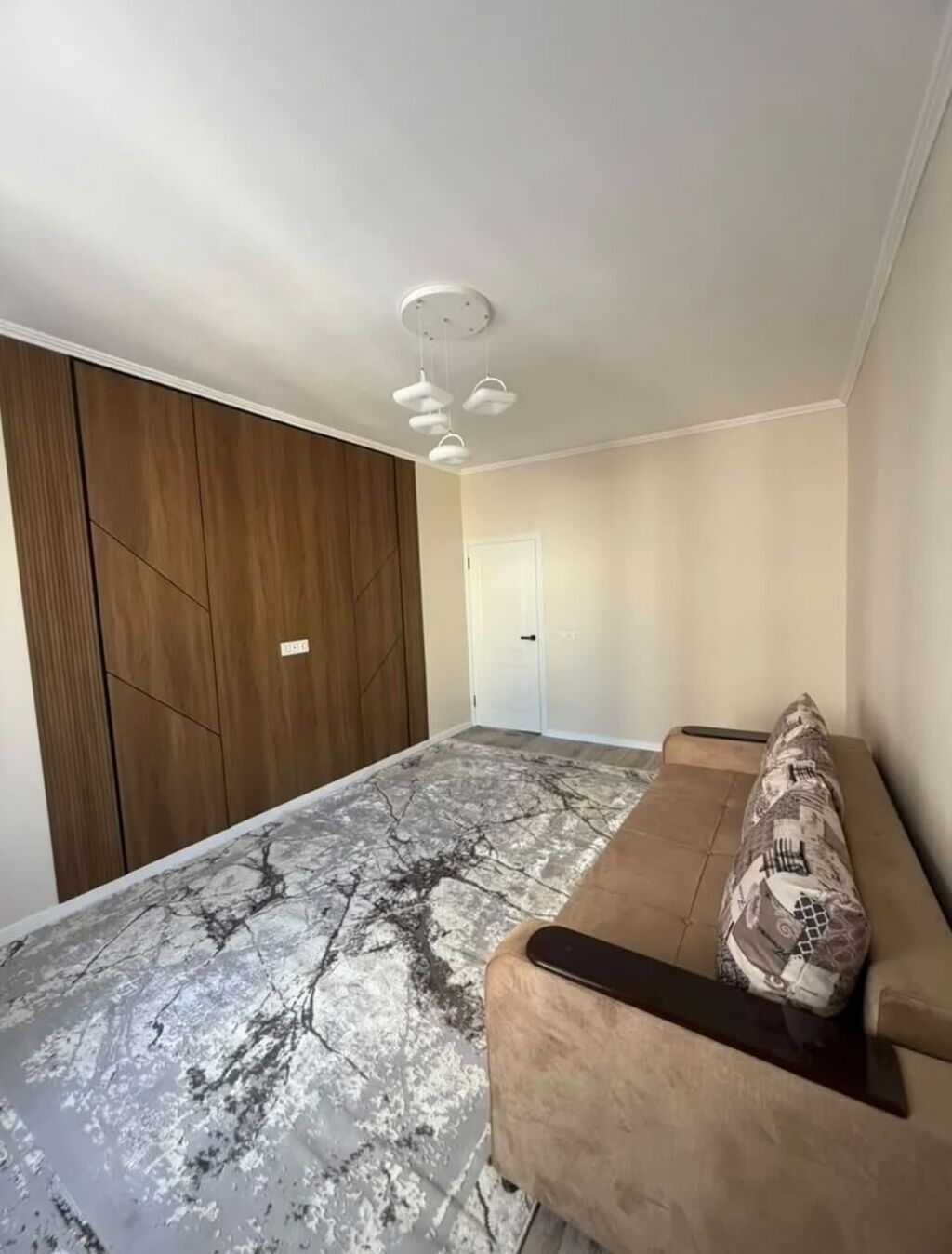 2 комнаты, 50 м², 7 мкр 105 серия, 5 этаж, Свежий ремонт: фото 1