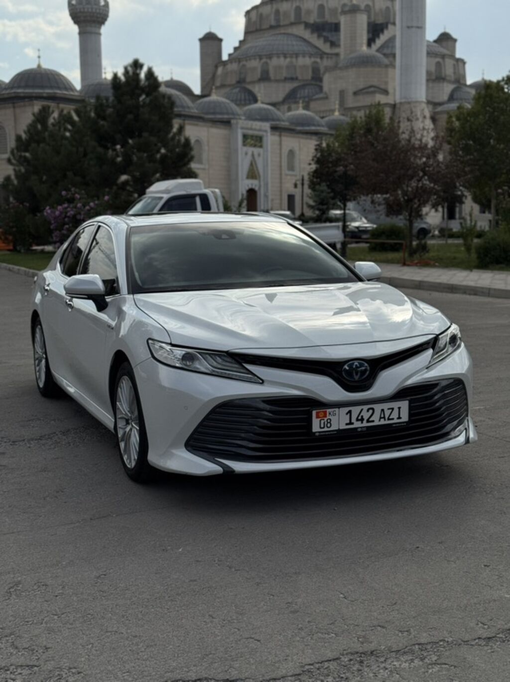 Toyota Camry: 2019 г., 2.5 л, Вариатор, Гибрид, Седан: фото 2