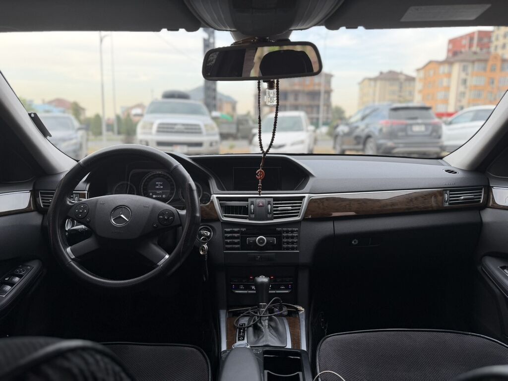 Mercedes-Benz E-Class: 2010 г., 1.8 л, Бензин, Седан: фото 6