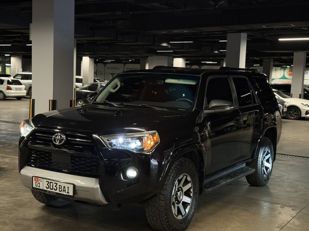 Toyota 4Runner: 2022 г., 4 л, Автомат, Бензин, Внедорожник: фото 3