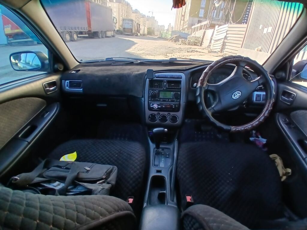 Toyota Avensis: 2002 г., Автомат, Лифтбек: фото 4