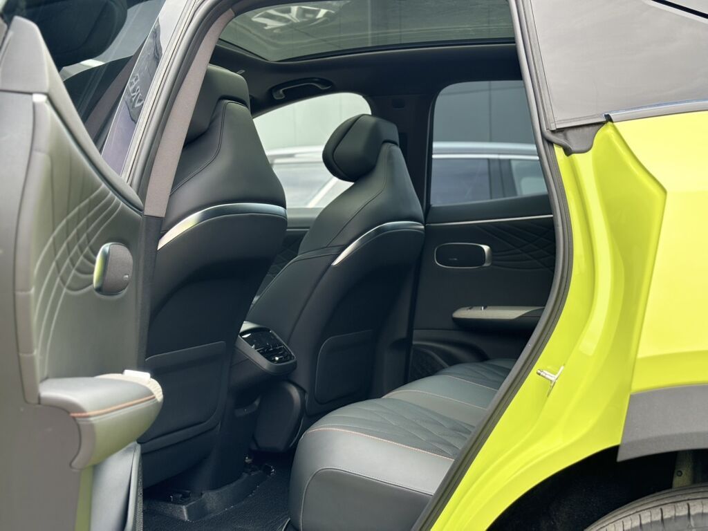 Электромобиль кроссовер Changan Deepal (яркий неоново‑лаймовый цвет: фото 5