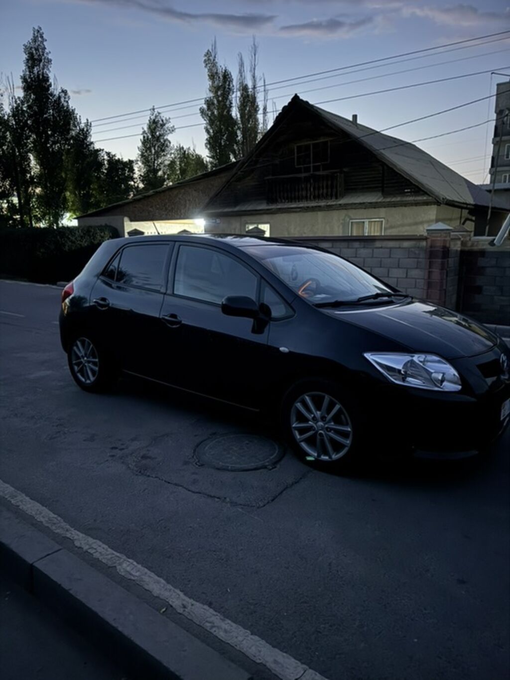 Toyota Auris: 2008 г., 2 л, Механика, Дизель, Хэтчбэк: фото 3