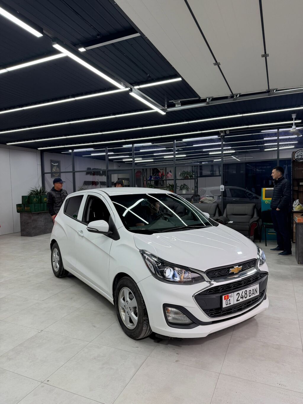 Chevrolet Spark: 2020 г., 1 л, Автомат, Бензин, Хэтчбэк: фото 3