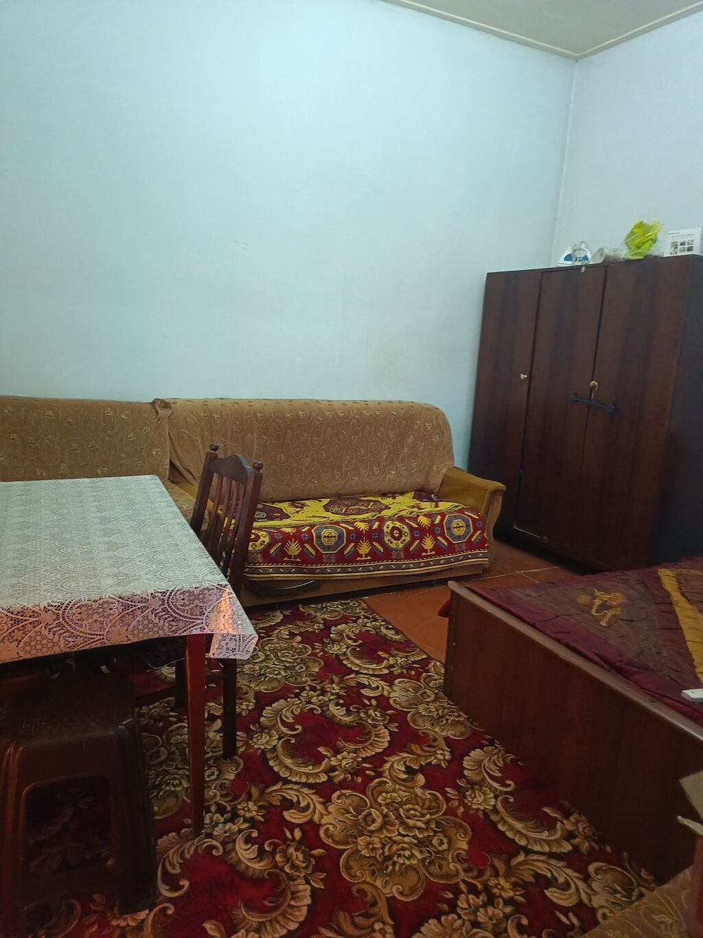 2 otaqlı mənzil – - Yataq otağı: iri ikinəfərlik çarpayı (ortopedik
