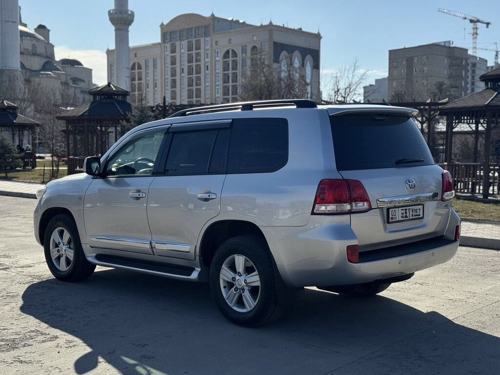 Toyota Land Cruiser: 2008 г., 4.7 л, Автомат, Газ, Внедорожник — фото 4