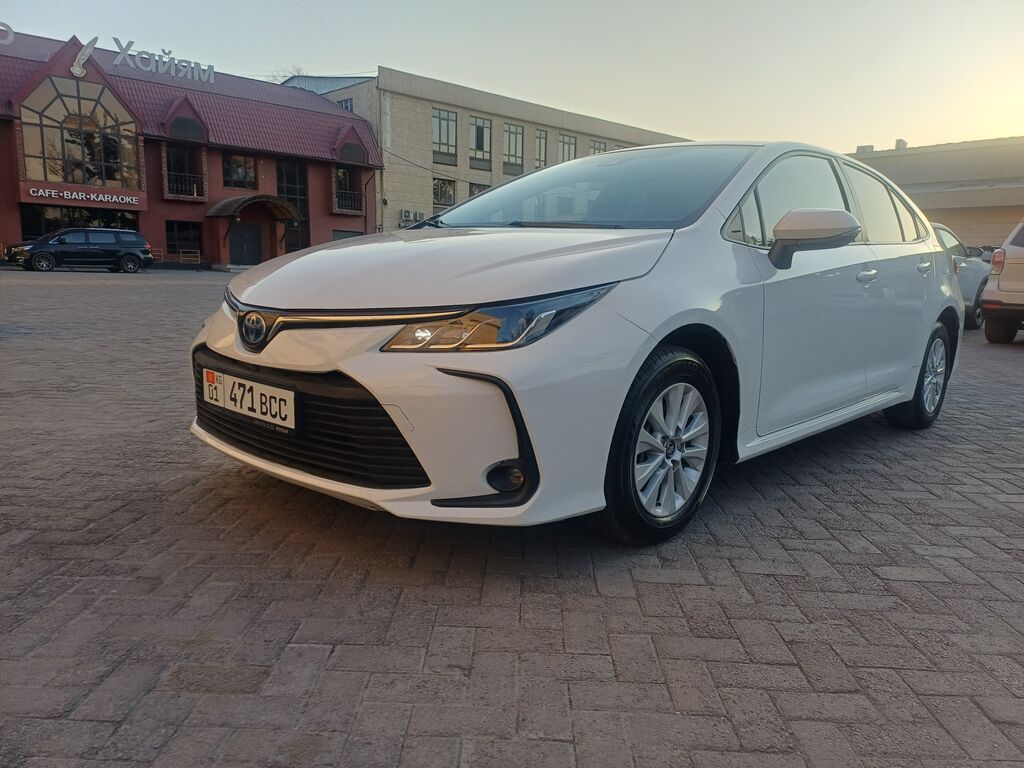 Toyota Corolla: 2021 г., 1.8 л, Автомат, Гибрид, Седан: фото 4