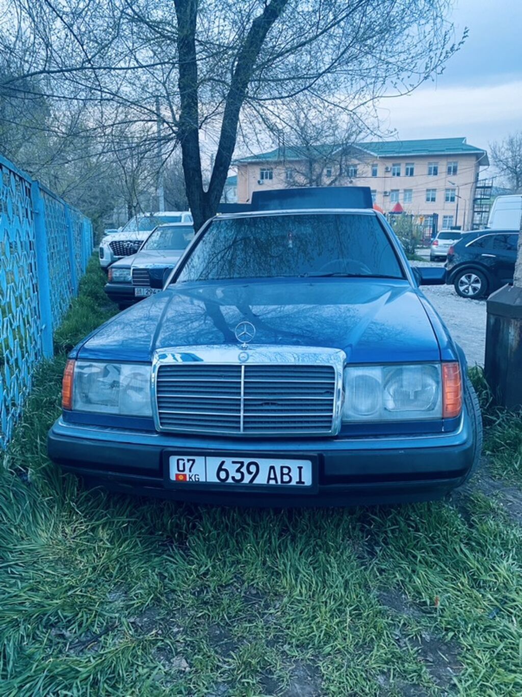Mercedes-Benz W124: 1990 г., 2.3 л, Механика, Бензин, Седан: фото 7
