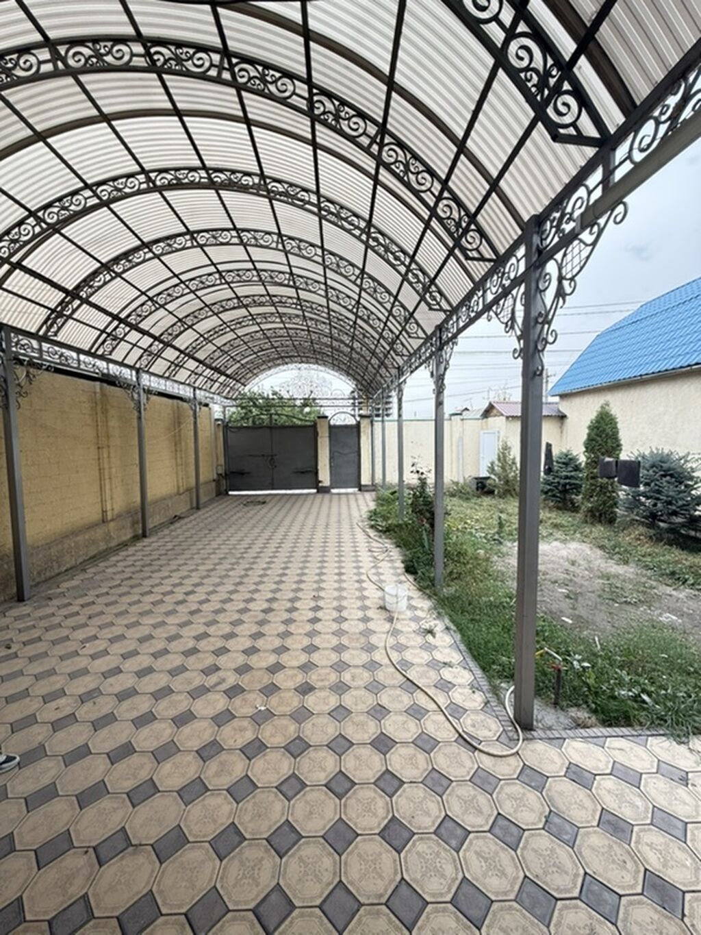 6 комнат, 200 м², 5 соток, Бишкек, Восток-5 мкр Собственник: фото 3