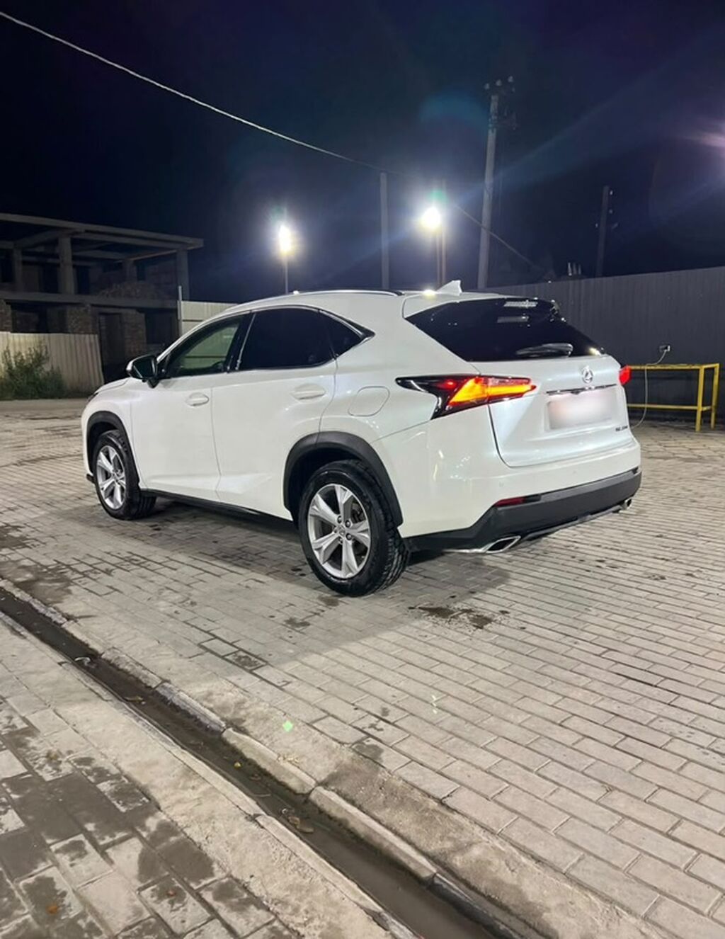 Lexus NX: 2017 г., 2 л, Автомат, Бензин, Кроссовер: фото 7