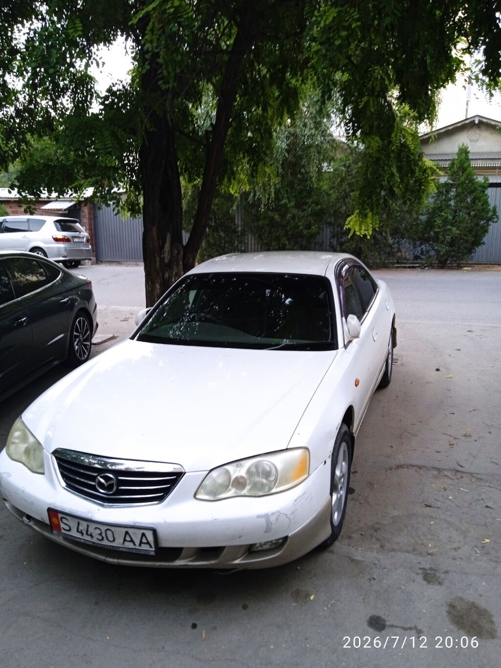 Mazda Millenia: 2001 г., 2 л, Автомат, Бензин, Седан: фото 3