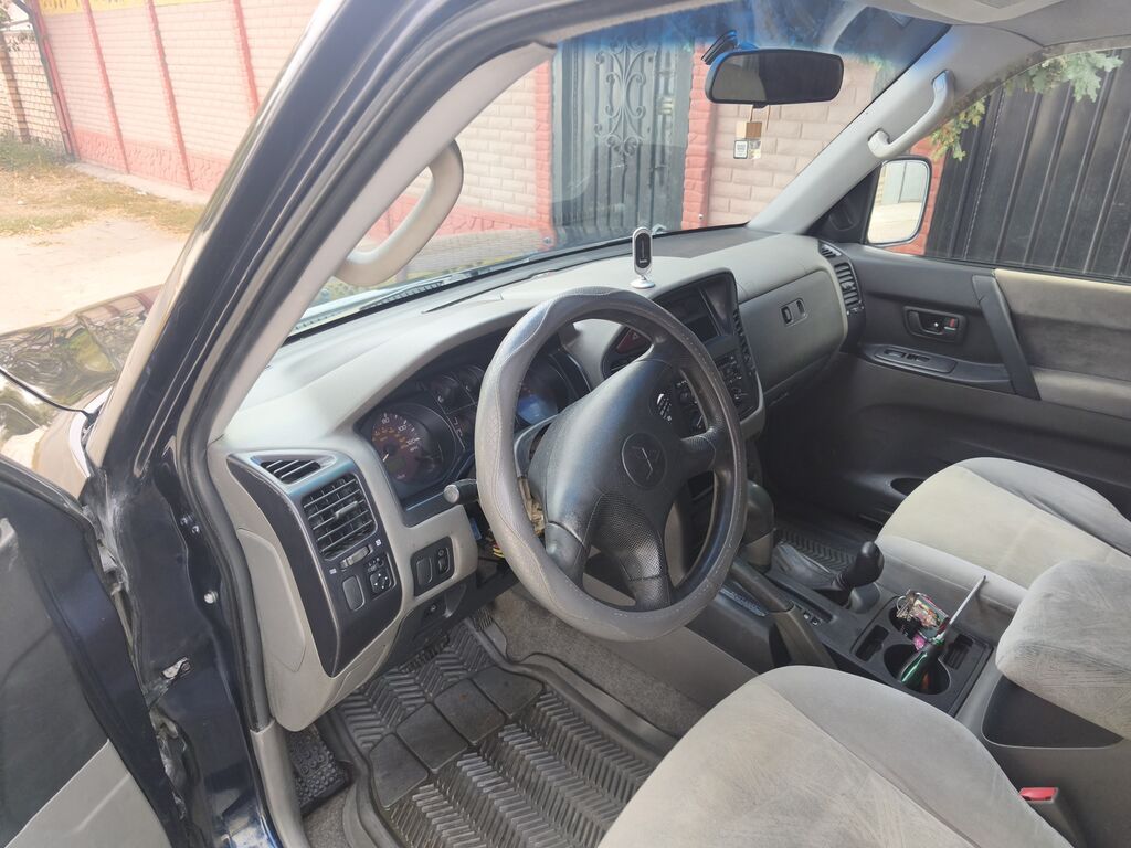 Mitsubishi Montero: 2002 г., 3.5 л, Автомат, Газ, Внедорожник: фото 6