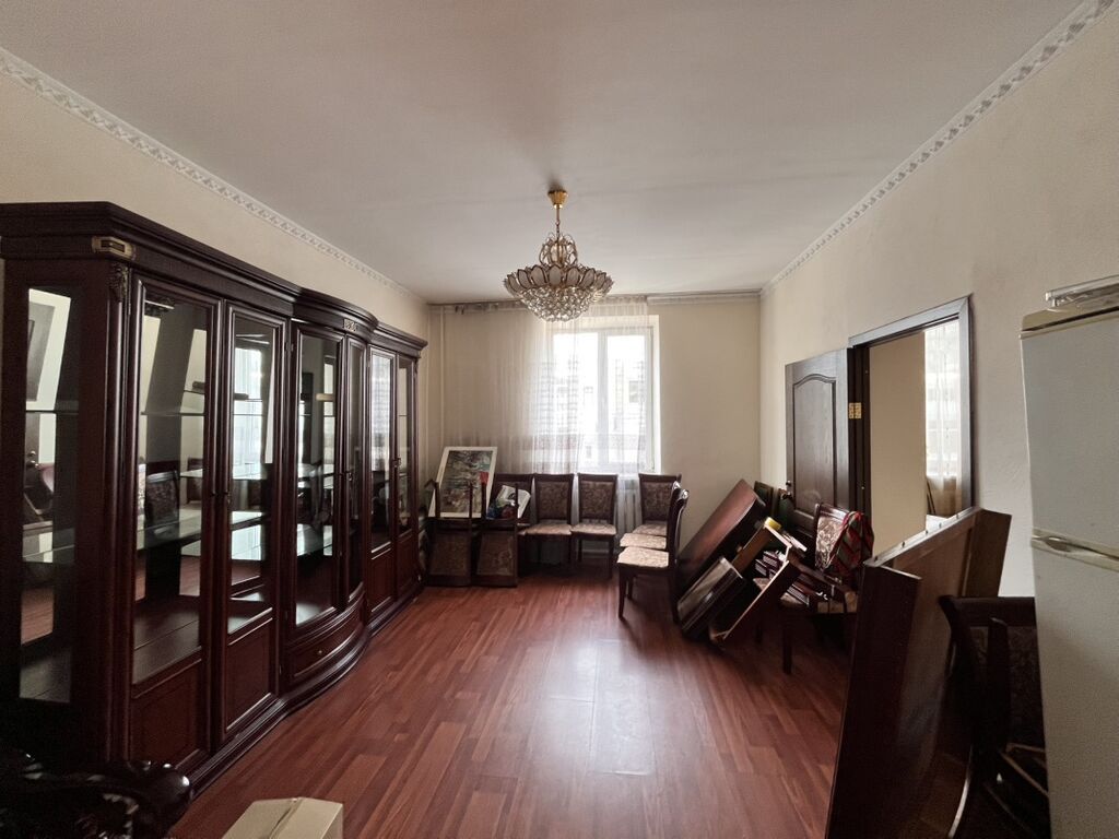 4 комнаты, 84 м², Сталинка, 3 этаж, Требуется ремонт: фото 1