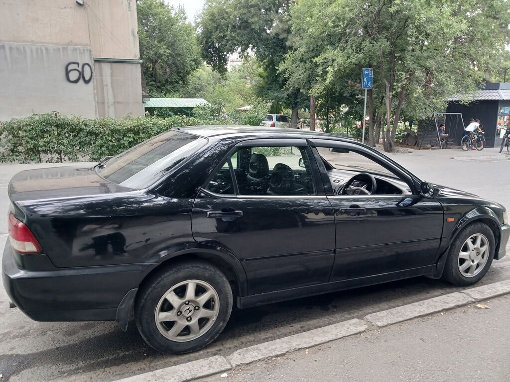 Honda Accord: 1999 г., 2 л, Механика, Бензин, Седан: фото 3
