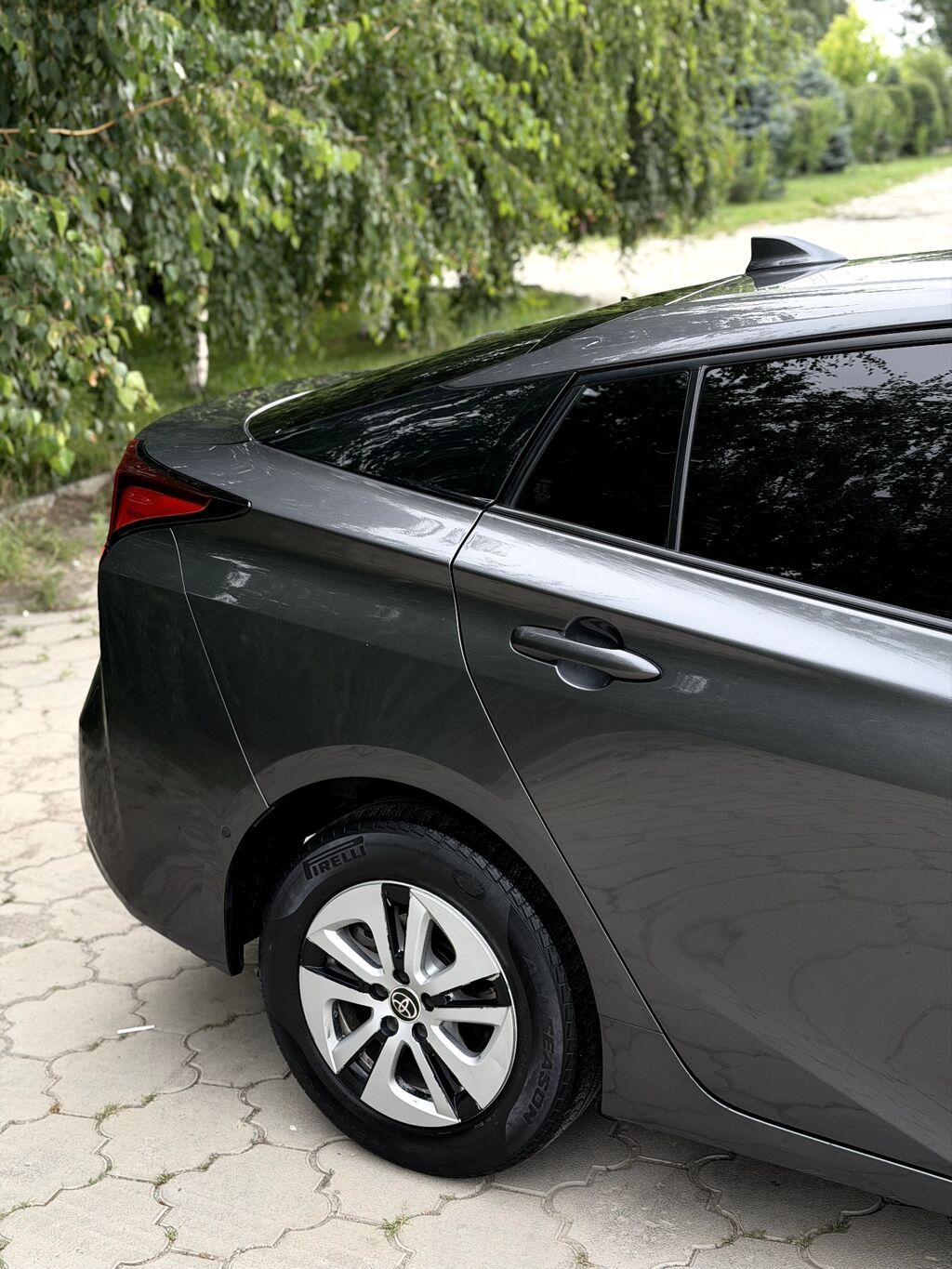 Toyota Prius: 2019 г., 1.8 л, Автомат, Гибрид, Хэтчбэк: фото 8