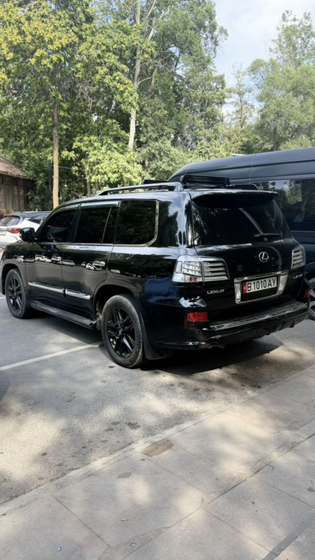 Lexus LX: 2008 г., 5.7 л, Внедорожник: фото 3