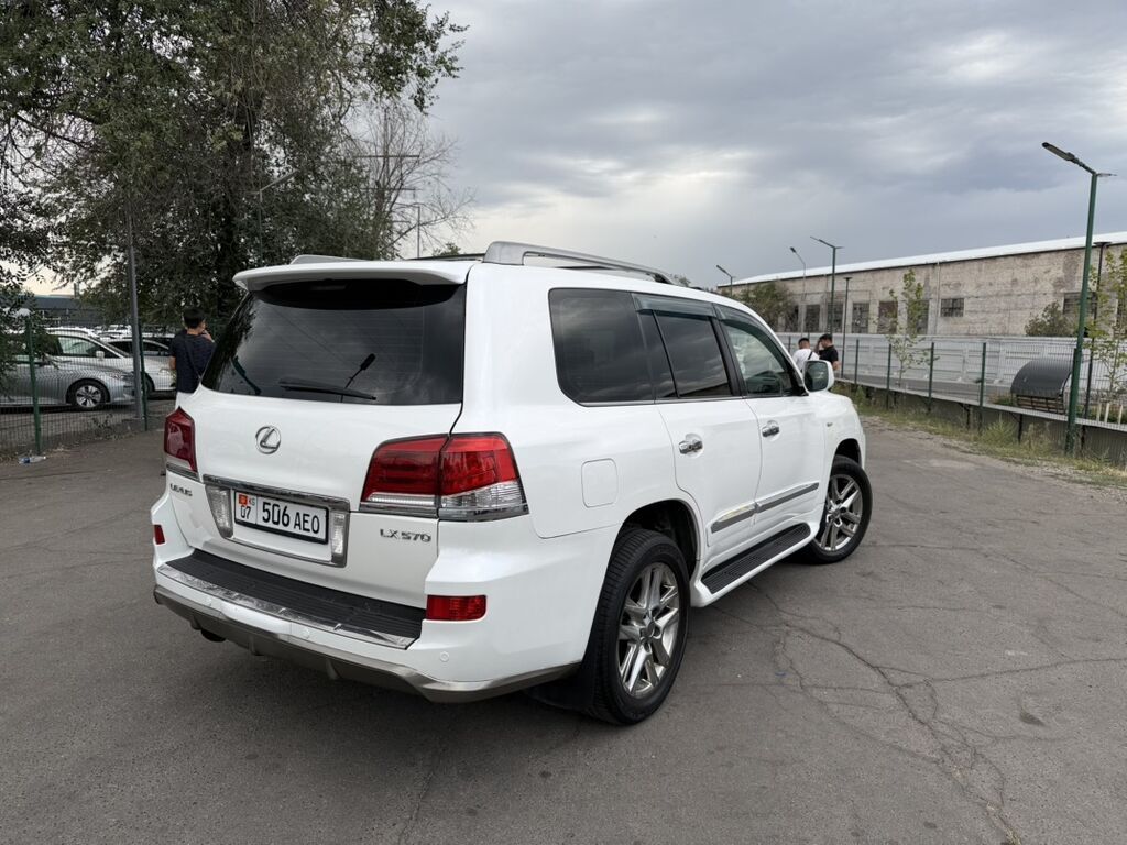 Lexus LX: 2010 г., 5.7 л, Автомат, Бензин, Внедорожник: фото 3