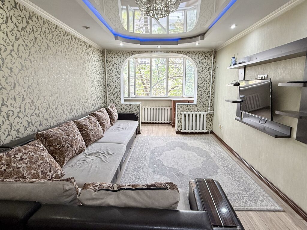 3 комнаты, 63 м², Дордой Плаза ТРЦ 104 серия, 3 этаж, Косметический ремонт: фото 3