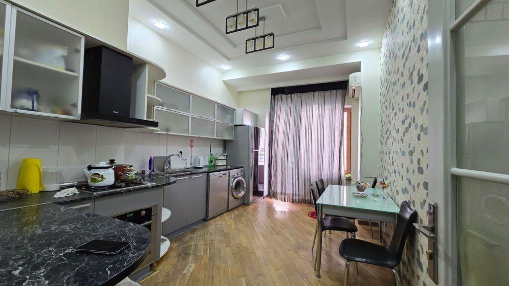 3 otaqlı, Yeni tikili, 162 kv. m