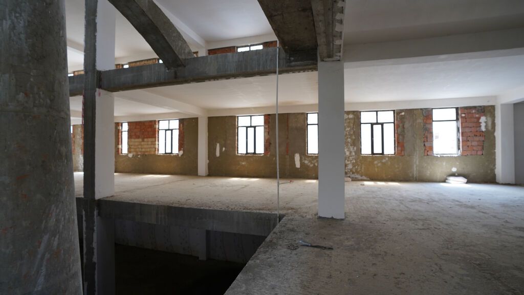 Ticarət Mərkəzi – Mall tipli obyekt - Ümumi sahə: 5 000 kv.m