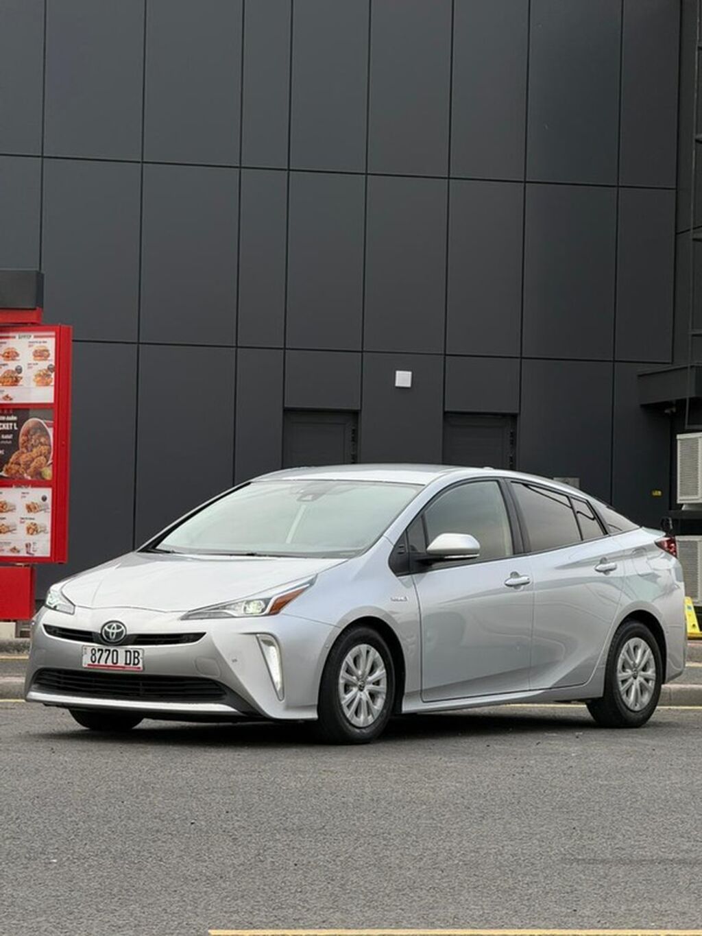 Toyota Prius: 2021 г., Автомат, Гибрид, Лифтбек: фото 4