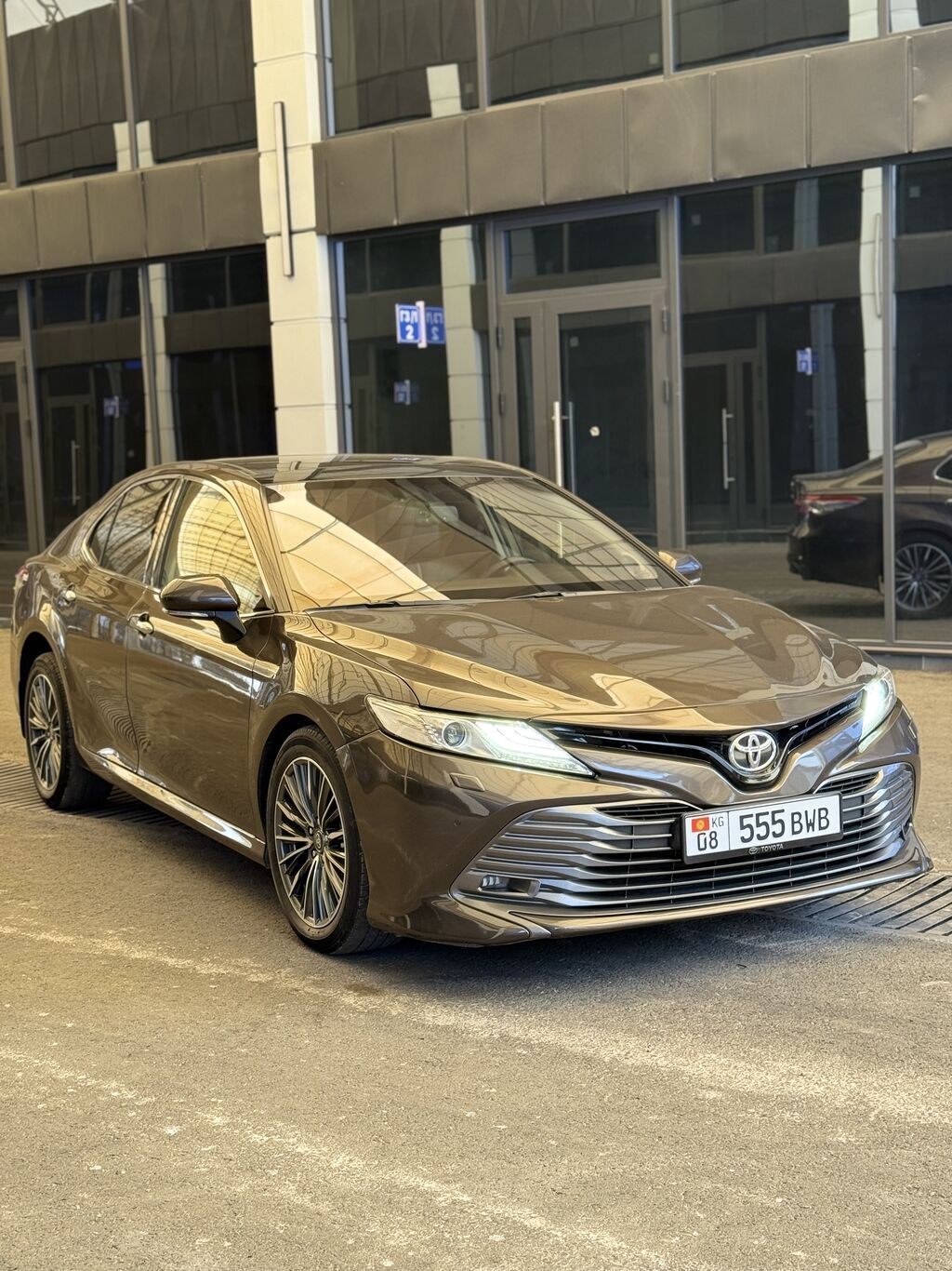 Toyota Camry: 2018 г., 3.5 л, Автомат, Бензин, Седан: фото 3