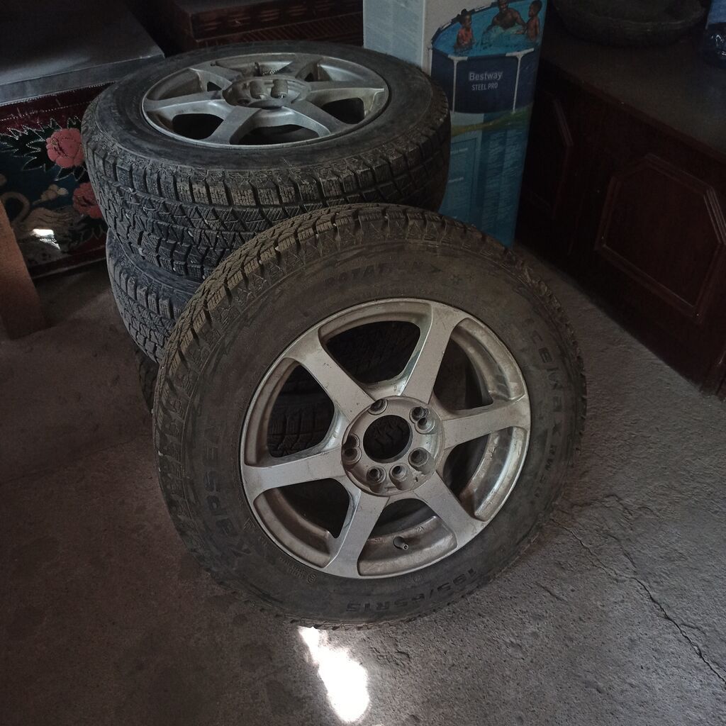 Продам комплект зимних шин на дисках 185/65 R15: фото 1