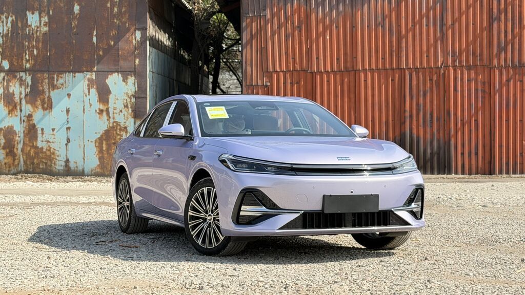 Geely Galaxy A7. Автомобиль вошел в книгу рекордов Гинеса, больше: фото 1