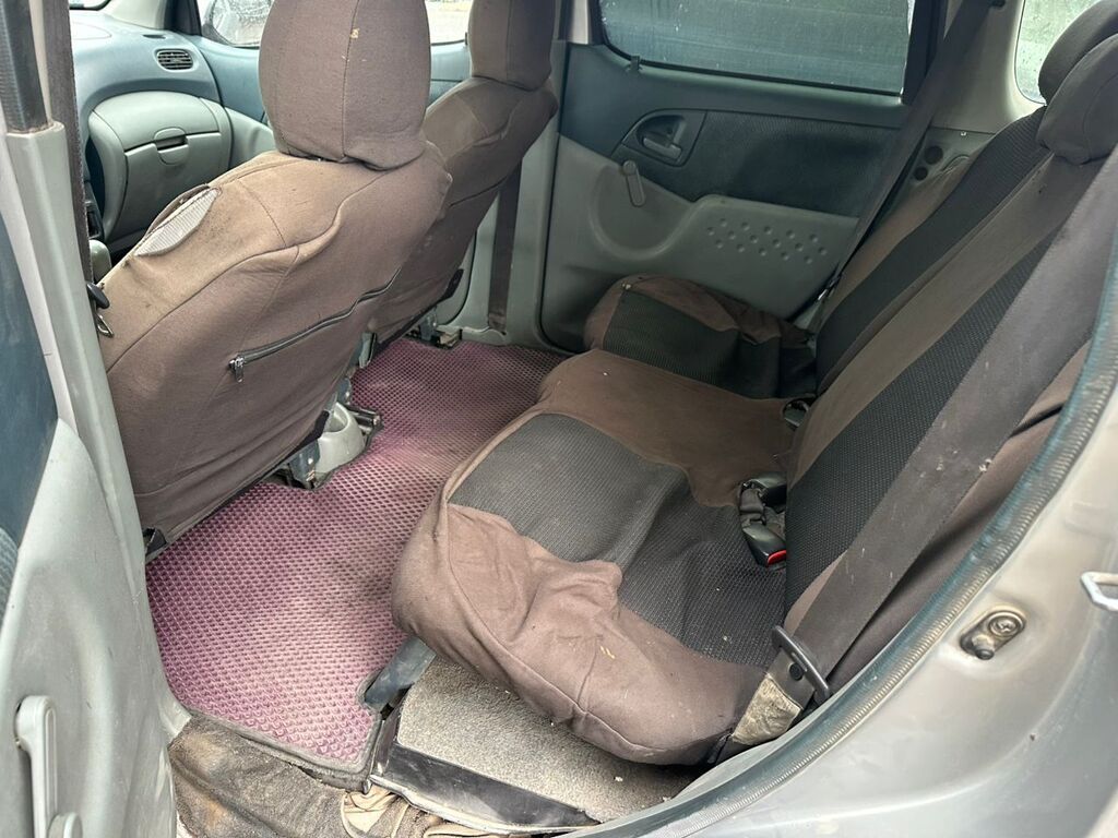 Toyota Yaris Verso: 2001 г., 1.3 л, Механика, Бензин, Минивэн: фото 7