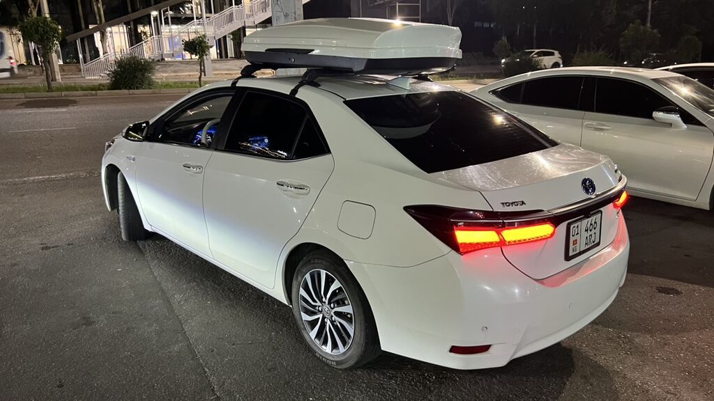 Toyota Corolla: 2019 г., 1.8 л, Робот, Гибрид, Седан: фото 4