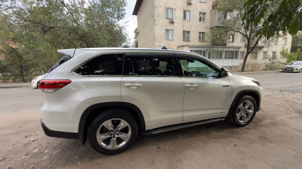 Toyota Highlander: 2018 г., 3.5 л, Автомат, Гибрид, Кроссовер: фото 3