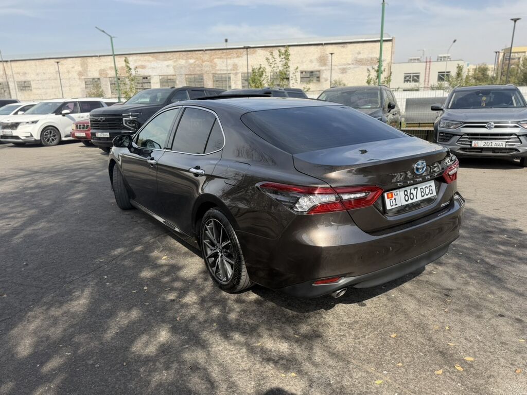 Toyota Camry: 2022 г., 2.5 л, Вариатор, Гибрид, Седан: фото 5