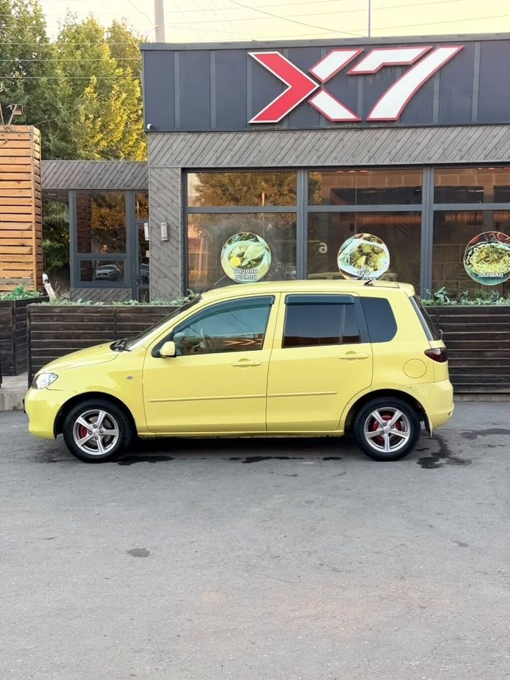 Mazda Demio: 2003 г., 1.3 л, Автомат, Бензин, Хэтчбэк: фото 5