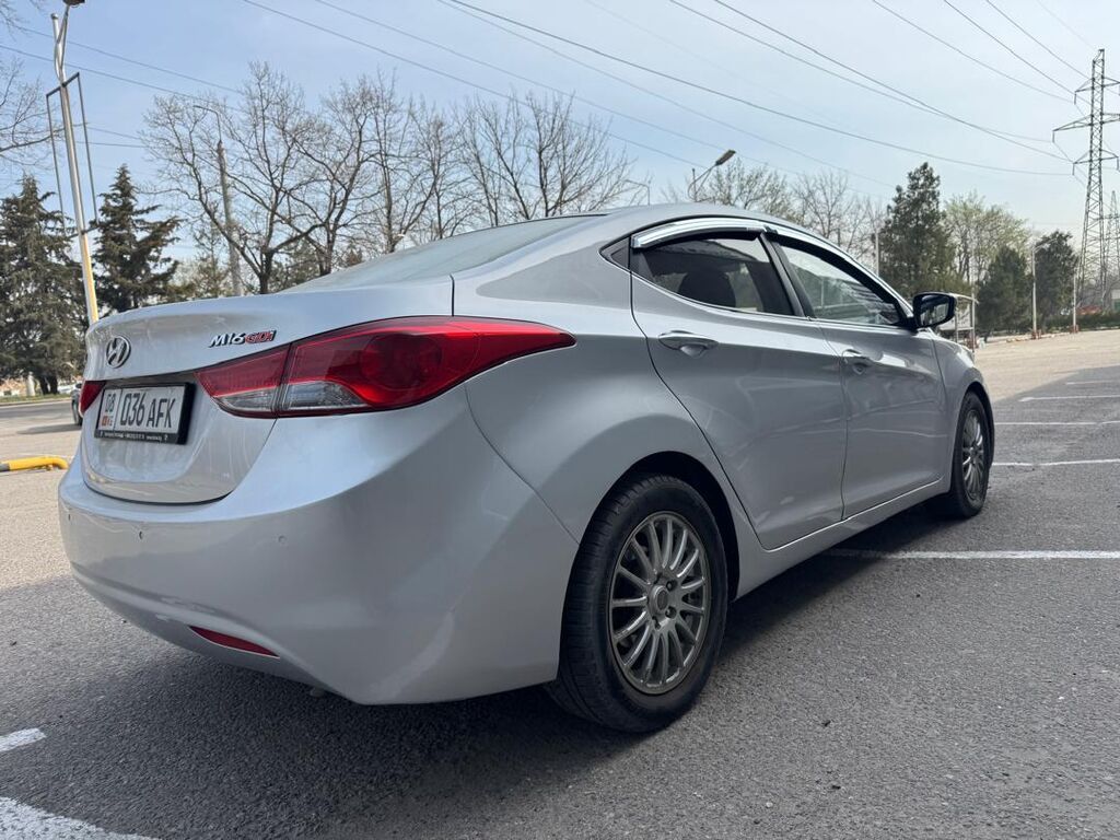 Hyundai Avante: 2012 г., 1.5 л, Автомат, Бензин, Седан: фото 4