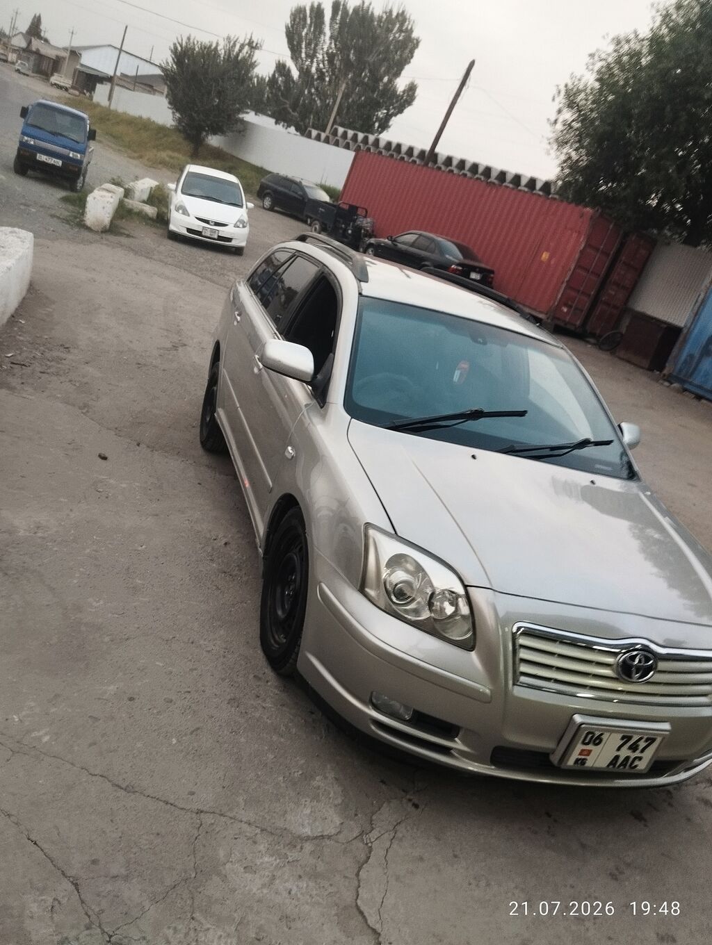 Toyota Avensis: 2004 г., 2 л, Автомат, Бензин, Универсал: фото 3