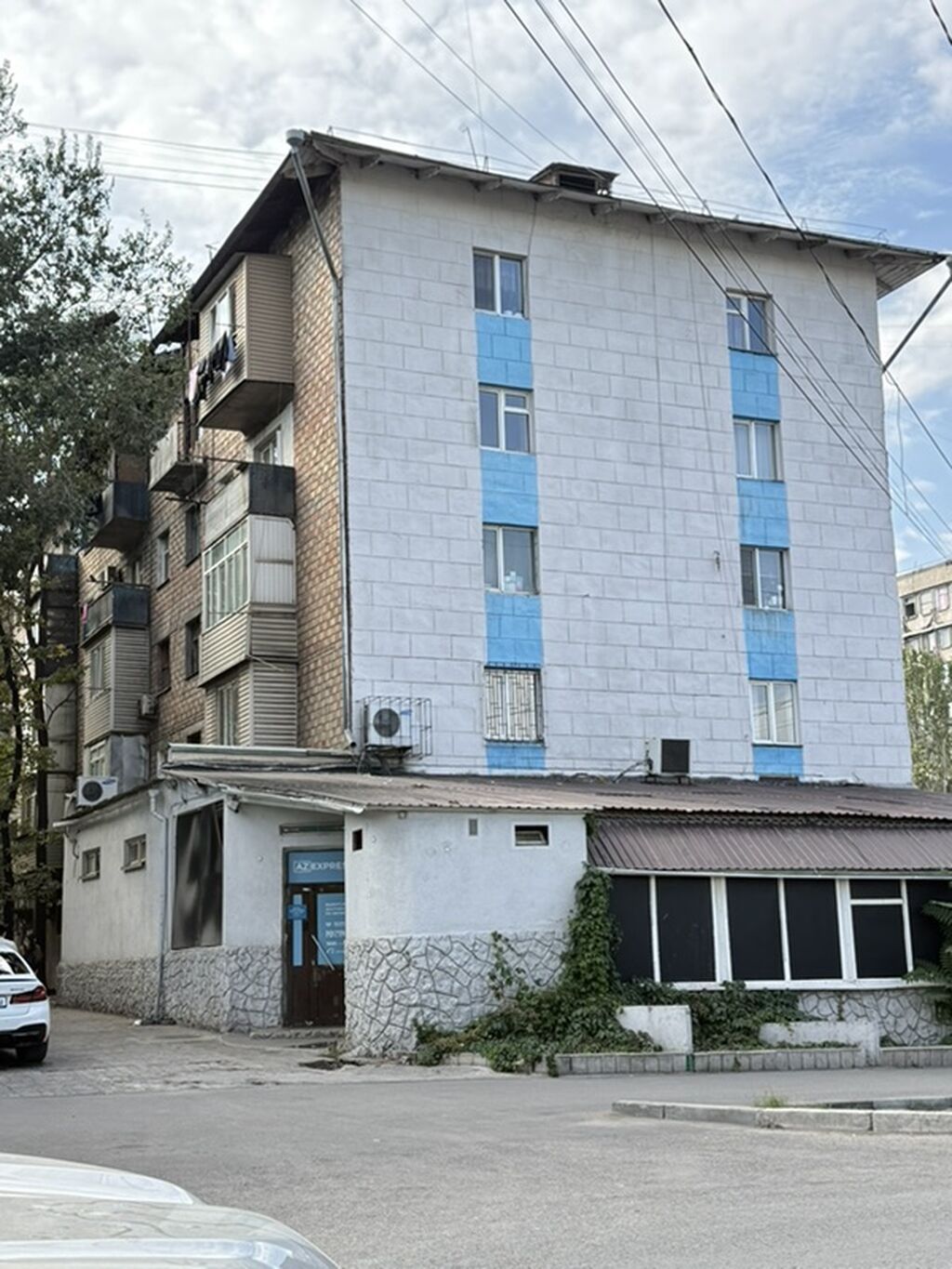3 комнаты, 55 м², Ак-Эмир рынок 3 этаж, Старый ремонт: фото 1
