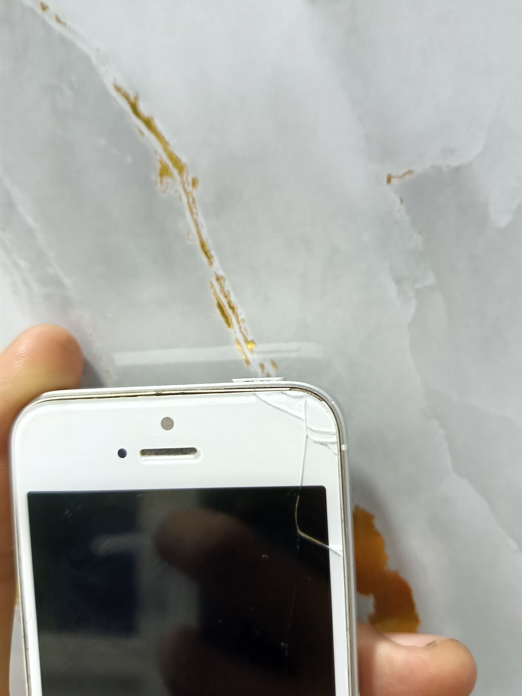 Телефон рабочий надо поменять АКБ будет работать IPhone SE (1‑го: фото 4