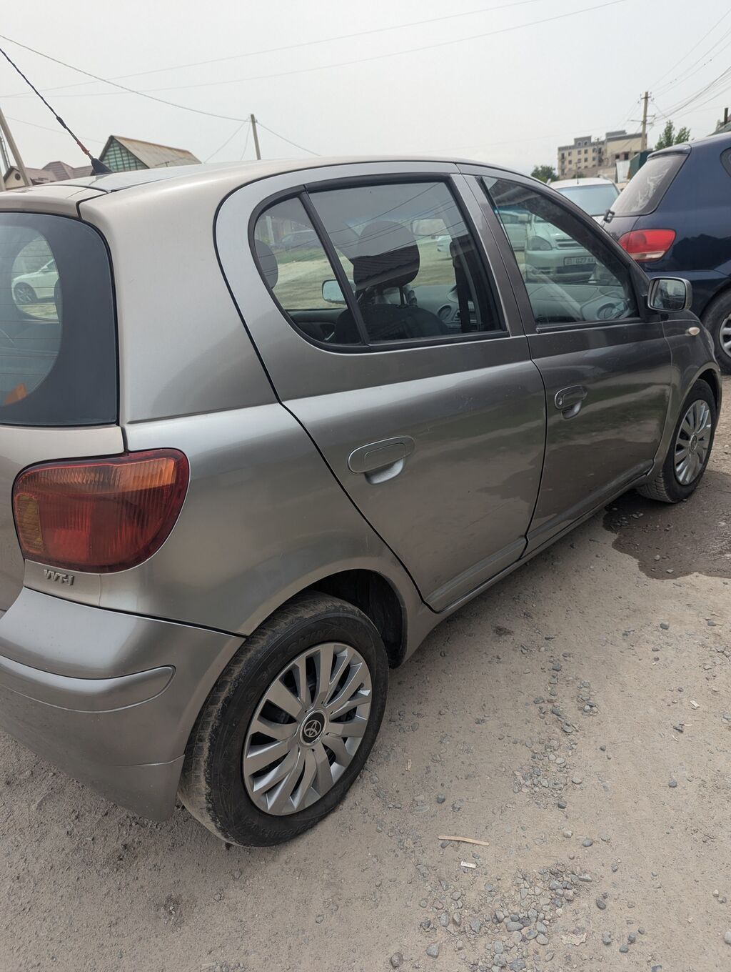 Toyota Yaris: 2004 г., 1.3 л, Автомат, Бензин, Хэтчбэк — фото 3