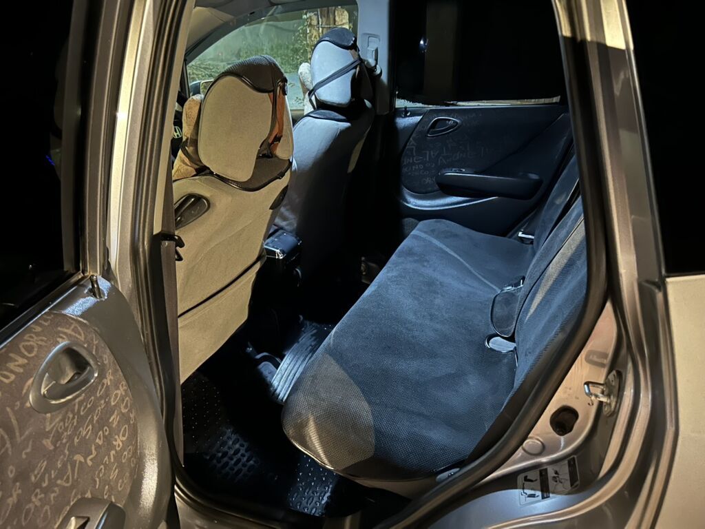 Honda Fit: 2005 г., Автомат, Бензин, Хэтчбэк: фото 6
